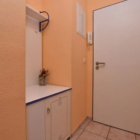 Apartment Scenic In Near The Beach